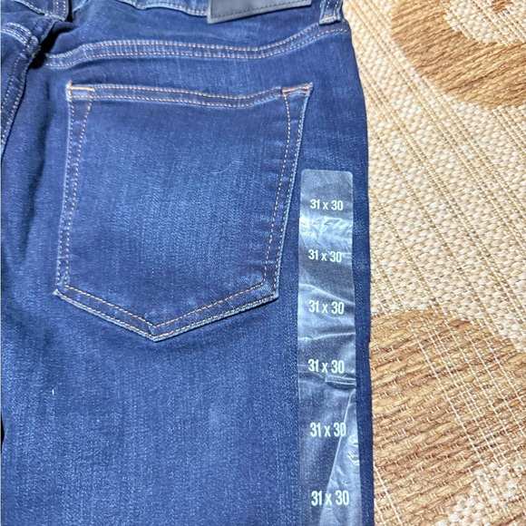 EXPRESS Hyper Stretch Jeans, 31x30 BNWT
Temperature Control - Picture 9 of 12